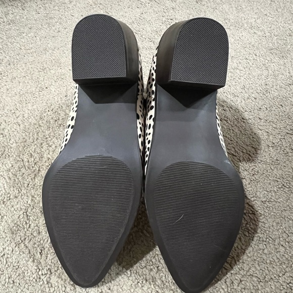 NEW! Journee Collection Women’s Lola Pull On Stacked Heel/Bootie - Picture 2 of 5